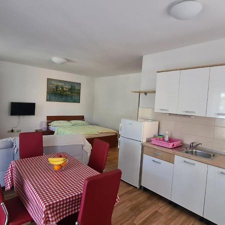 Apartments Ivanovski 라브 외부 사진