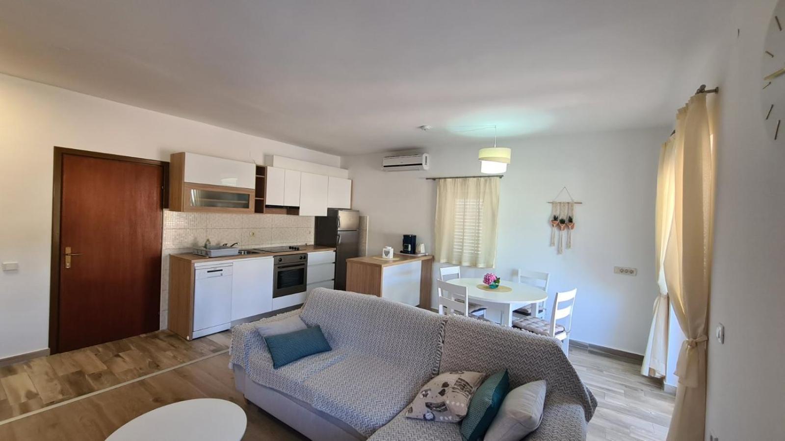 Apartments Ivanovski 라브 외부 사진