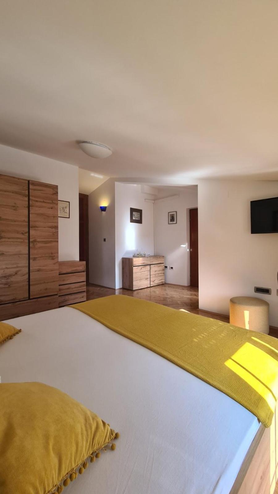 Apartments Ivanovski 라브 외부 사진