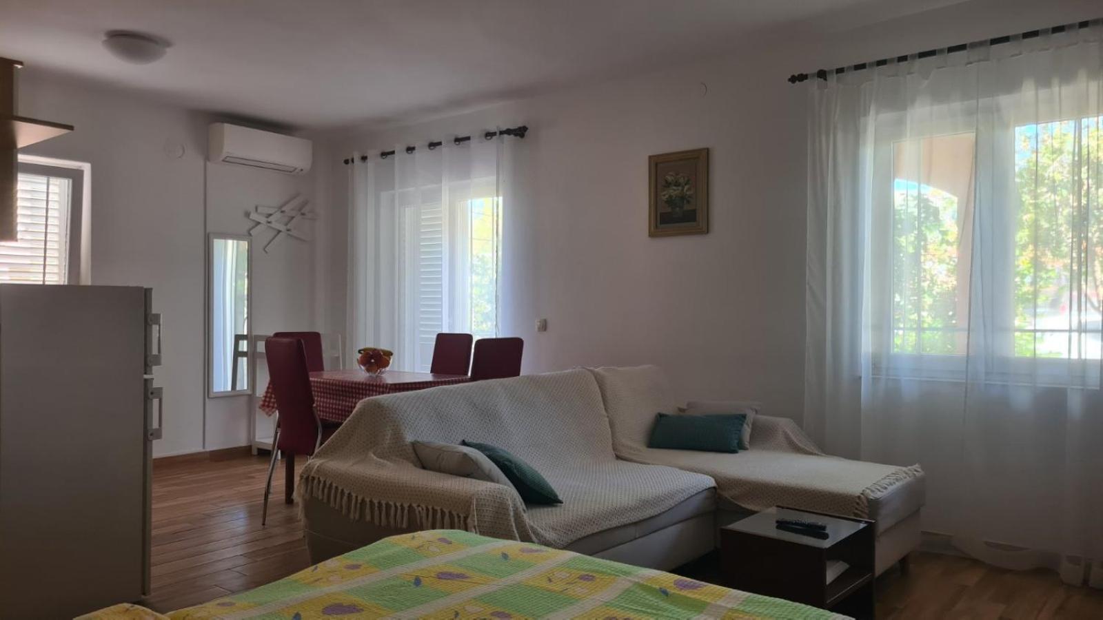 Apartments Ivanovski 라브 외부 사진